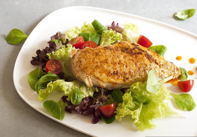 모발에 좋은 음식 : 단백질이 많은 식품 닭고기